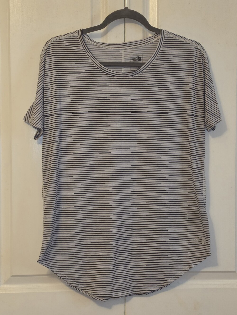 The North Face Women’s Size Medium Short Sleeve Striped Crew Tee - White & Black